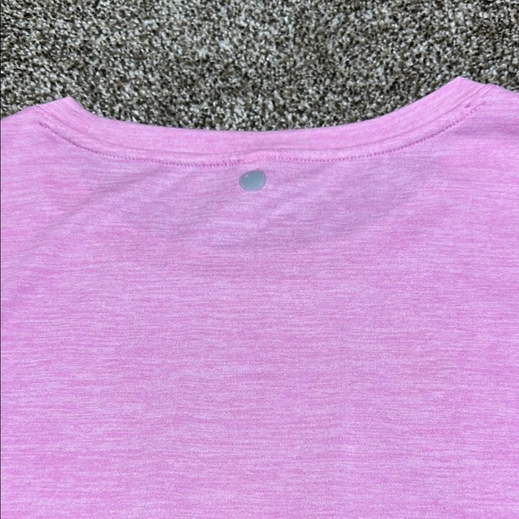 Pink women’s workout top tee shirt with elastic hem. Yoga. Barre. - Picture 4 of 5
